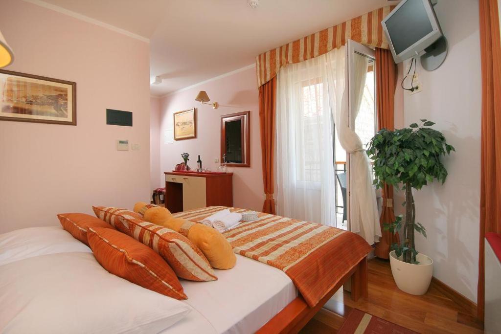 Hotel Trogirski Dvori Exterior photo